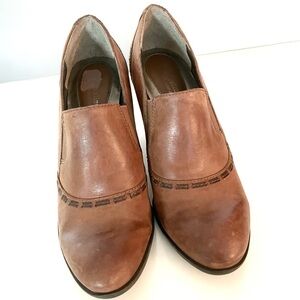 Naturalizer Leather Heeled Loafer Booties Tan Block Heel Size 9